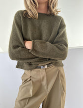 Indlæs billede til gallerivisning Plain Yoke Blouse