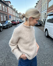 Indlæs billede til gallerivisning Opskrift på Cloud Sweater fra PetiteKnit