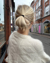 Indlæs billede til gallerivisning Opskrift på Esther Sweater fra PetiteKnit