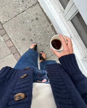 Indlæs billede til gallerivisning Opskrift på Eva Cardigan fra PetiteKnit