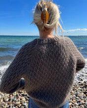 Indlæs billede til gallerivisning Opskrift på Jenny Sweater fra PetiteKnit
