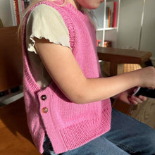 Indlæs billede til gallerivisning Opskrift på Lulu Slipover Junior fra PetiteKnit