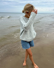 Indlæs billede til gallerivisning Opskrift på Sonja Sweater fra PetiteKnit