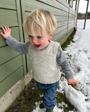 Indlæs billede til gallerivisning Opskrift på Storm Slipover Junior fra PetiteKnit