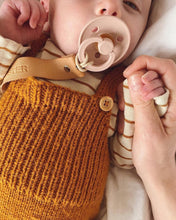 Indlæs billede til gallerivisning Opskrift på Willums Selebukser fra PetiteKnit