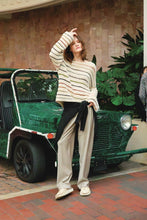 Indlæs billede til gallerivisning 2404-10 Sebrina Sweater fra Sandnes Garn