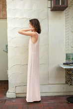 Indlæs billede til gallerivisning 2404-02 Minnie Dress fra Sandnes Garn