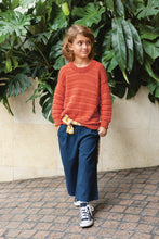 Indlæs billede til gallerivisning 2405-04 Fillip Sweater Junior fra Sandnes Garn