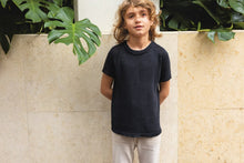 Indlæs billede til gallerivisning 2405-05 Robin Tee Junior fra Sandnes Garn