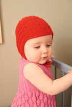 Indlæs billede til gallerivisning 2407-5 Lilja Singlet Baby, Linus Diaper Pants og Linus Bonnet fra Sandnes Garn