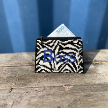 Indlæs billede til gallerivisning Statement Pung blå (10,5 x 14,5 cm) af Pomp Stitch