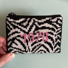 Indlæs billede til gallerivisning Statement Pung lyserød (10,5 x 14,5 cm) fra Pomp Stitch