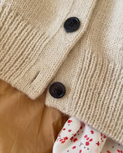 Indlæs billede til gallerivisning Opskrift på Champagne Cardigan fra PetiteKnit