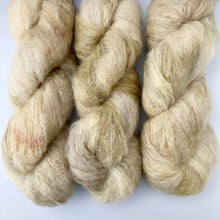 Indlæs billede til gallerivisning Cowgirlblues Fluffy Mohair Pata Pata