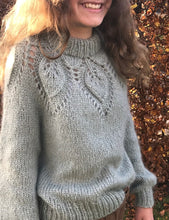 Indlæs billede til gallerivisning Opskrift på Chunky Dahlia Junior fra Le Knit