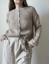 Indlæs billede til gallerivisning Opskrift på Peacock Cardigan fra Le Knit