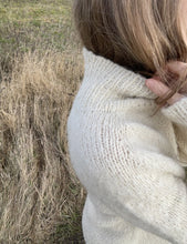 Indlæs billede til gallerivisning Opskrift på Sola Sweater fra Le Knit