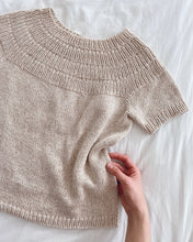 Indlæs billede til gallerivisning Opskrift på Ankers Sommerbluse fra PetiteKnit