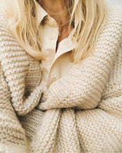 Indlæs billede til gallerivisning Opskrift på Ballonjakken fra PetiteKnit