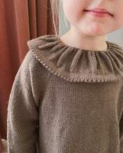 Indlæs billede til gallerivisning Opskrift på Dagmars Kjole fra PetiteKnit