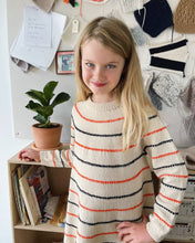 Indlæs billede til gallerivisning Opskrift på Festival Kjole Junior fra PetiteKnit