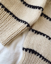 Indlæs billede til gallerivisning Opskrift på Festival Sweater - My Size fra PetiteKnit