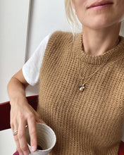 Indlæs billede til gallerivisning Opskrift på Friday Slipover fra PetiteKnit