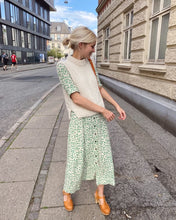 Indlæs billede til gallerivisning Opskrift på Holiday Slipover fra PetiteKnit