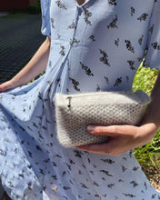 Indlæs billede til gallerivisning Opskrift på Honey Clutch fra PetiteKnit