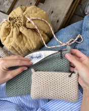 Indlæs billede til gallerivisning Opskrift på Honey Purse fra PetiteKnit