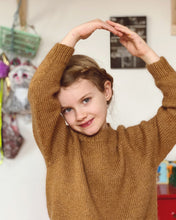 Indlæs billede til gallerivisning Opskrift på Ingen Dikkedarer Sweater Junior fra PetiteKnit