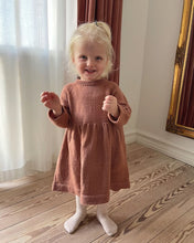 Indlæs billede til gallerivisning Opskrift på Karlas Kjole fra PetiteKnit