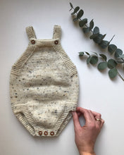 Indlæs billede til gallerivisning Opskrift på Lillesøsters Romper fra PetiteKnit