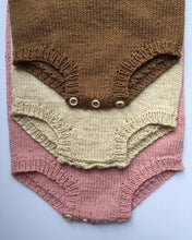 Indlæs billede til gallerivisning Opskrift på Millas Sommerdragt fra PetiteKnit