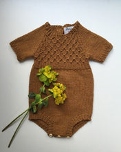 Indlæs billede til gallerivisning Opskrift på Millas Sommerdragt fra PetiteKnit