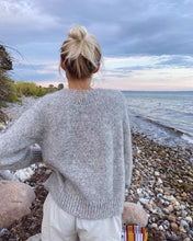 Indlæs billede til gallerivisning Opskrift på Novice Cardigan - Chunky Edition fra PetiteKnit