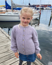 Indlæs billede til gallerivisning Opskrift på Novice Cardigan Junior - Mohair Edition fra PetiteKnit