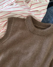 Indlæs billede til gallerivisning Opskrift på Novice Slipover fra PetiteKnit