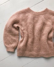 Indlæs billede til gallerivisning Opskrift på Novice Sweater Junior - Mohair Edition fra PetiteKnit