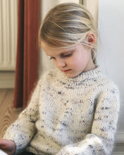 Indlæs billede til gallerivisning Opskrift på Novice Sweater Junior fra PetiteKnit