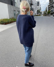 Indlæs billede til gallerivisning Opskrift på October Sweater fra PetiteKnit