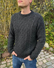 Indlæs billede til gallerivisning Opskrift på Moby Sweater Man fra PetiteKnit