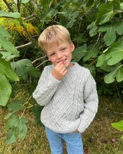 Indlæs billede til gallerivisning Opskrift på Moby Sweater Mini fra PetiteKnit