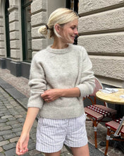 Indlæs billede til gallerivisning Opskrift på Monday Sweater fra PetiteKnit