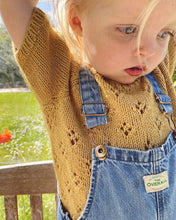 Indlæs billede til gallerivisning Opskrift på Rigmors Sommerbluse fra PetiteKnit