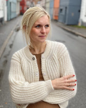 Indlæs billede til gallerivisning Opskrift på September Jakke fra PetiteKnit