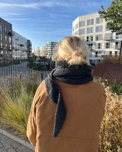 Indlæs billede til gallerivisning Opskrift på Sophie Shawl fra PetiteKnit