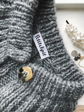 Indlæs billede til gallerivisning Opskrift på Sunday Cardigan fra PetiteKnit