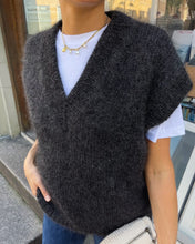 Indlæs billede til gallerivisning Opskrift på Weekend Slipover V-neck fra PetiteKnit