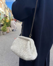 Indlæs billede til gallerivisning Opskrift på Winter Clutch fra PetiteKnit